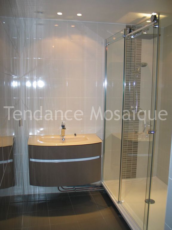Salle De Bain Blanche Et Grise : salle de bain en faïence blanche et grise 25 septembre 2015 salle de … Salle De Bain Blanche Et Grise : salle de bain en faïence blanche et grise 25 septembre 2015 salle de …